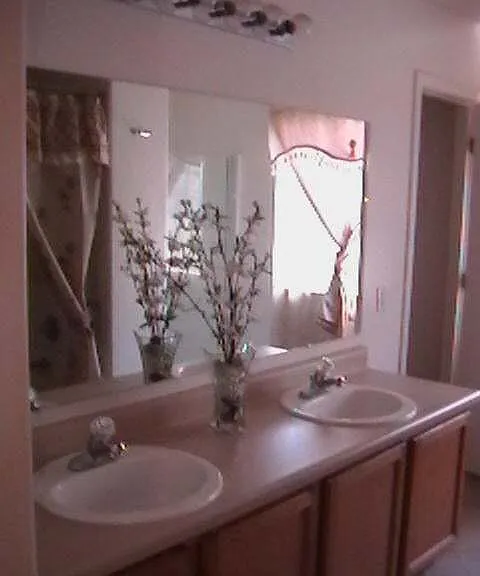 4654 S Valley Rd — Photo 4