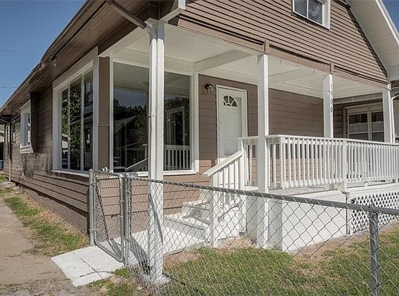 2nd image of 1900 Armstrong Ave