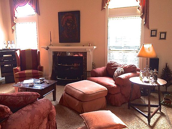 4th image of 1417 E Hickory Lane
