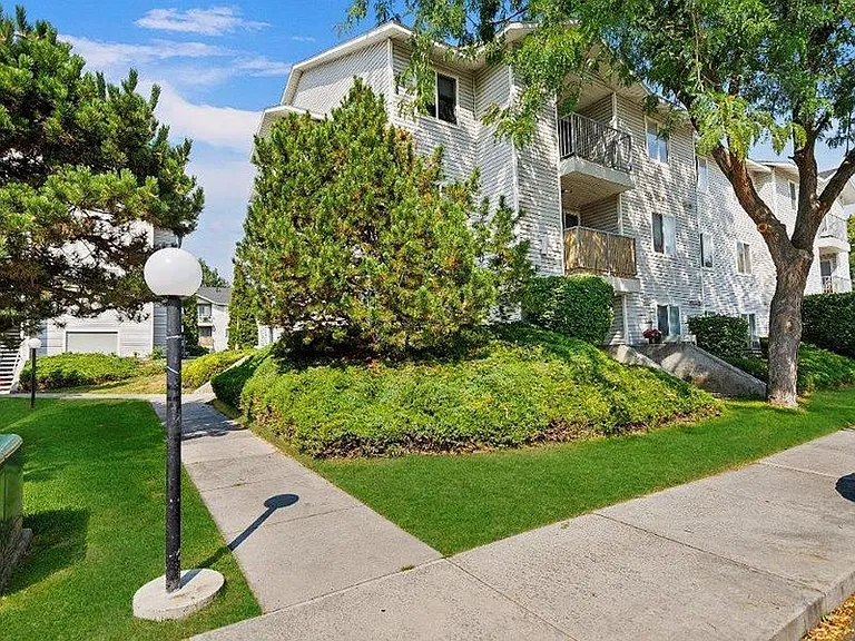 Cedar Square — Photo 11