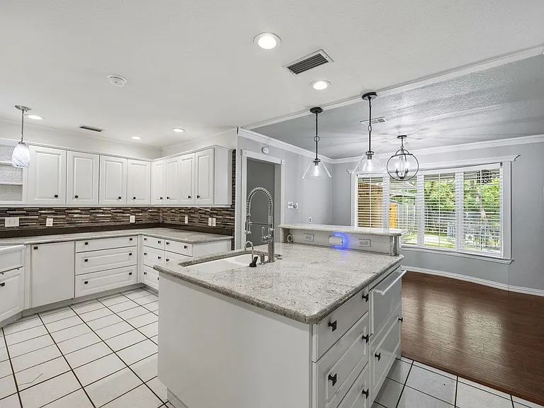 2231 Shadywood Ct — Photo 15