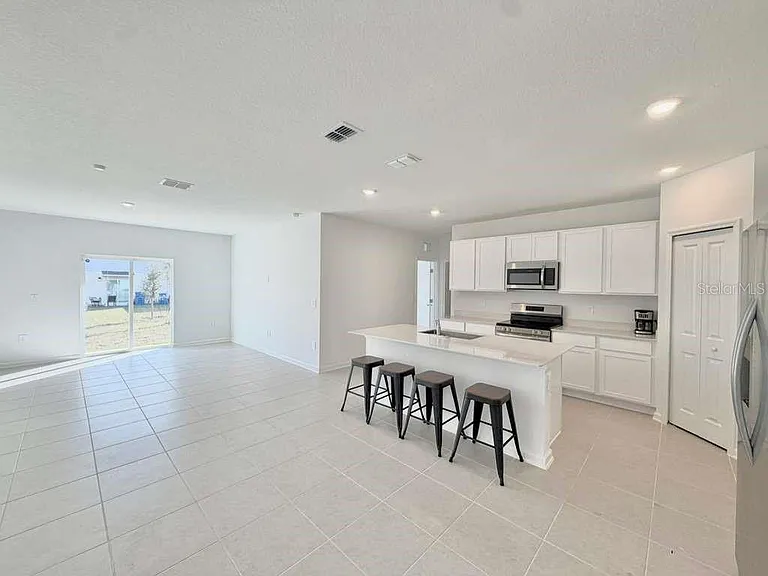 3638 Hardman Dr — Photo 4
