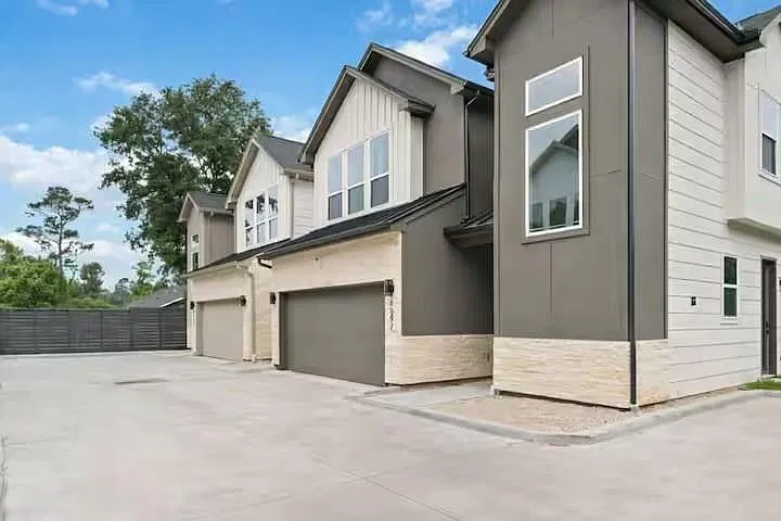 3 bed, 2.5 bath, 1681 sqft, $2,500 — Photo 3