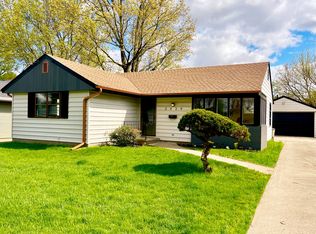 2424 Locust St, West Des Moines, IA 50265