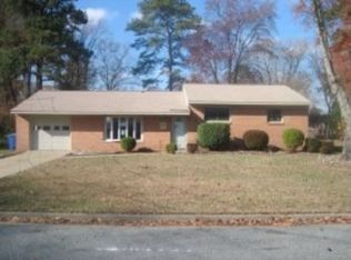 553 Almond Dr, Newport News, VA 23601