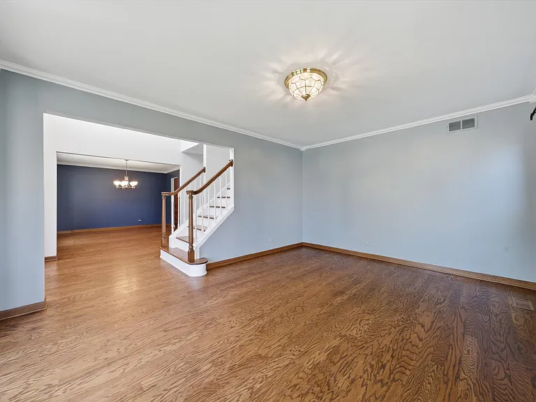 854 Deep Woods Ct — Photo 3
