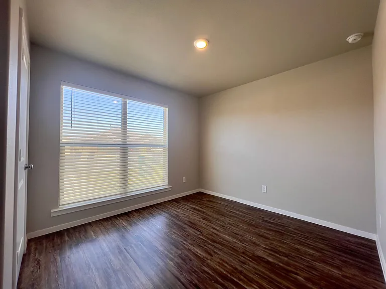 2118 N Avenue K #B — Photo 16