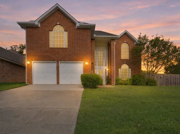 6000 Red Fern Dr, Arlington, TX 76001