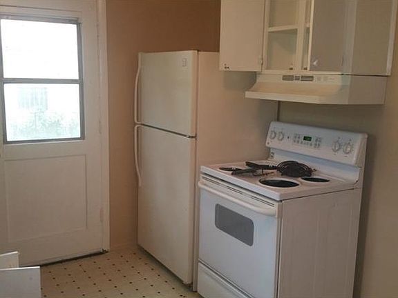 4th image of 4609 N Webster St