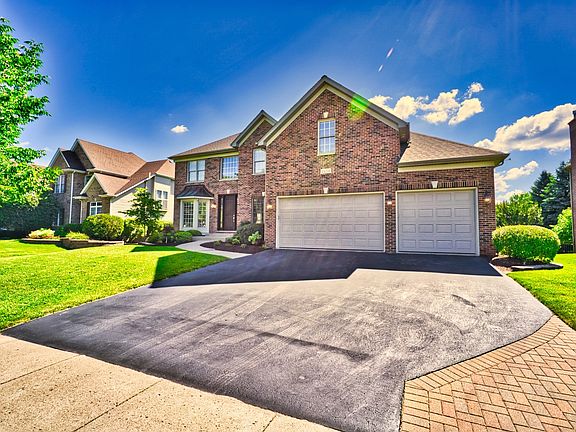 3rd image of 3416 Goldfinch Dr