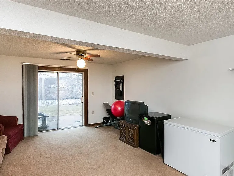 2420 Bittersweet Ct — Photo 10