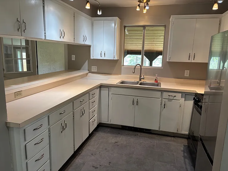 276 Cactus Dr — Photo 3