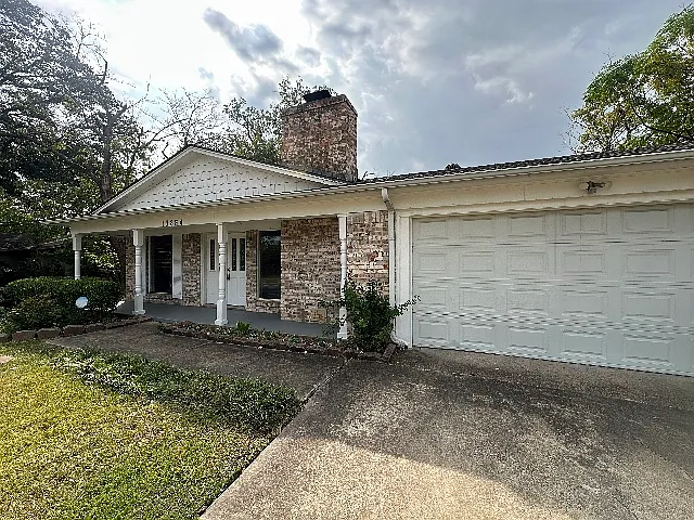 13854 Rolling Hills Ln — Photo 1