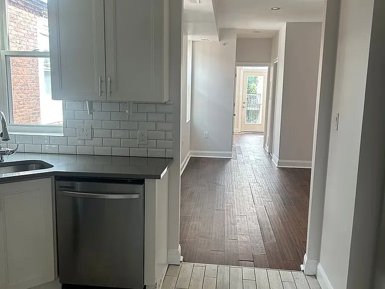 1824 W Girard Ave — Photo 16
