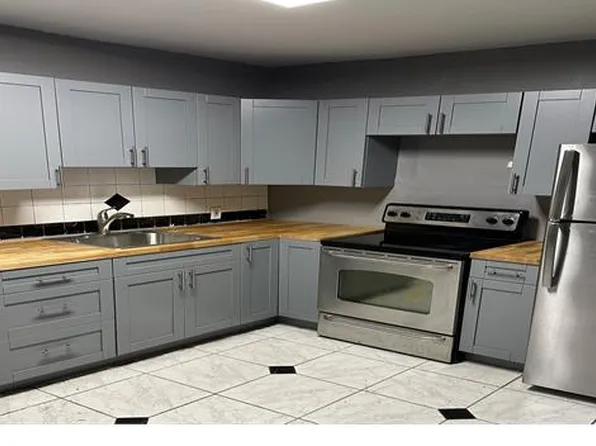 1461 NW 52nd St, Miami, FL 33142