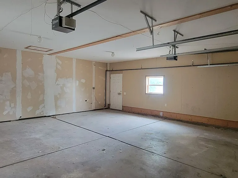 1323 Natalie St — Photo 21