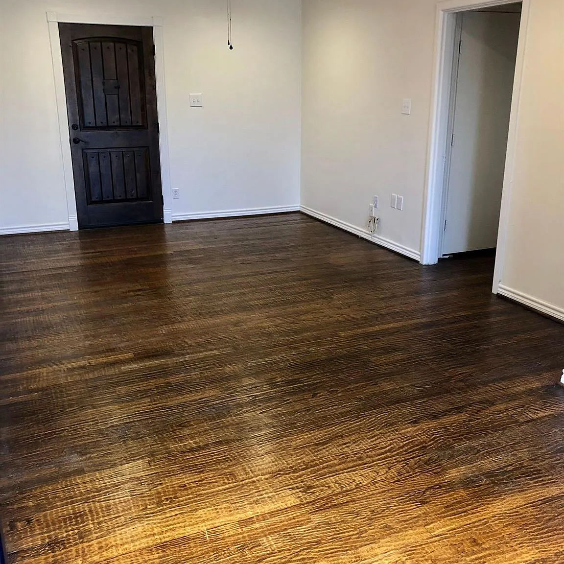 3 bed, 1070 sqft, $1,895 — Photo 2