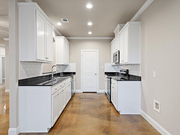 3rd image of 2413 Sloan Cir #A