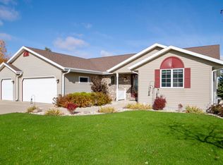356 S Creek Dr, Elkhorn, WI 53121