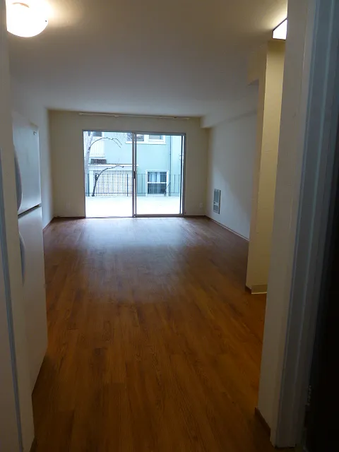 410 Bellevue — Photo 2