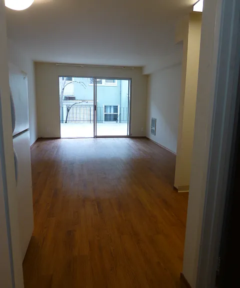 410 Bellevue — Photo 2