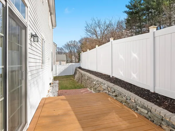 17 Shannon Dr, Shrewsbury, MA 01545