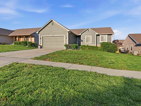 4th image of 929 Kadence Ln