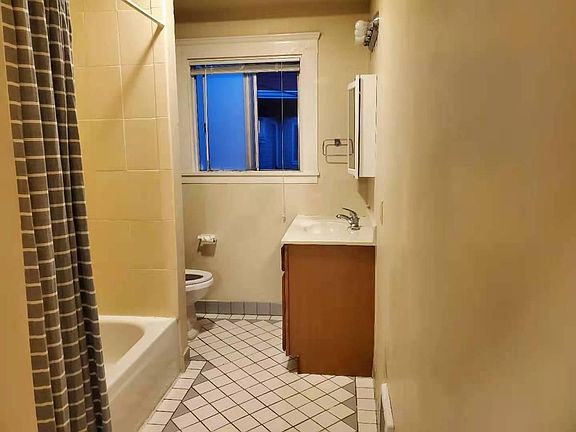 3rd image of 515 Wesley Ave