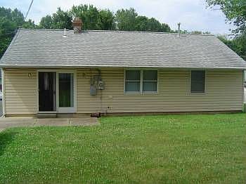 2nd image of 3817 Windsor Dr