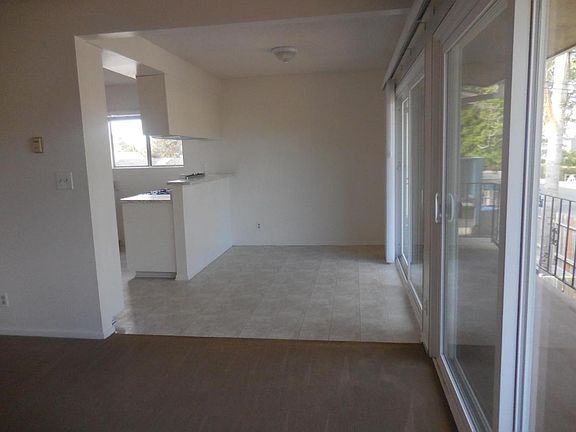 3rd image of 926 Camino Del Sur #B