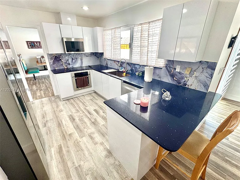 18701 Wentworth Dr — Photo 16