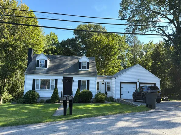 426 Central Ave, Johnston, RI 02919