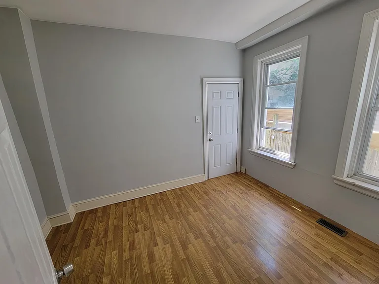 2nd Bedroom w/Backyard Access