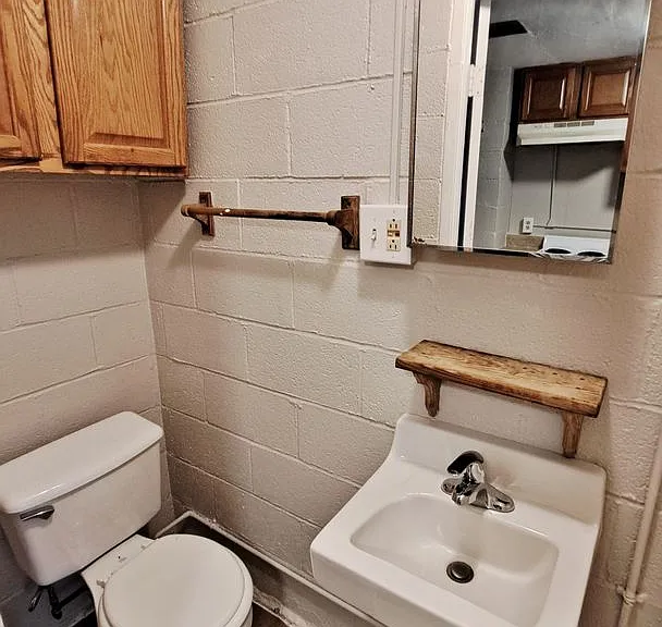 240 W High St — Photo 18