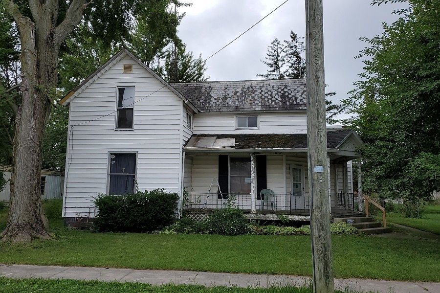 1st image of 107 W Pearl St