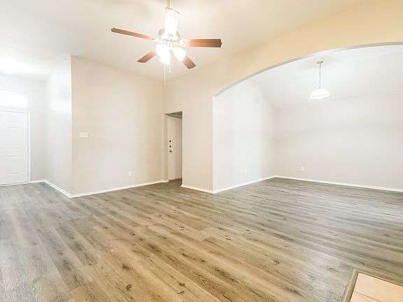 5th image of 1328 Riviera Dr