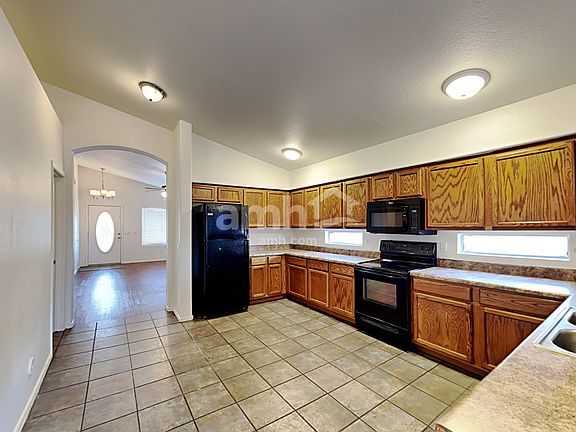 3rd image of 1303 N Balboa Dr