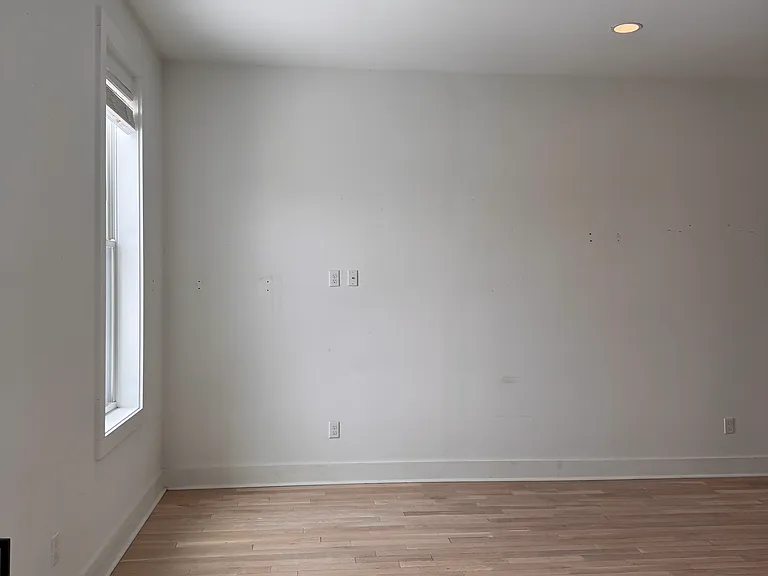 95 Troup St #5 — Photo 7