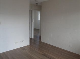 915 Hikina Ln APT 8, Honolulu, HI 96817