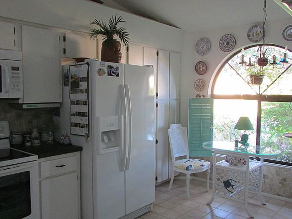 4th image of 3684 Darston St