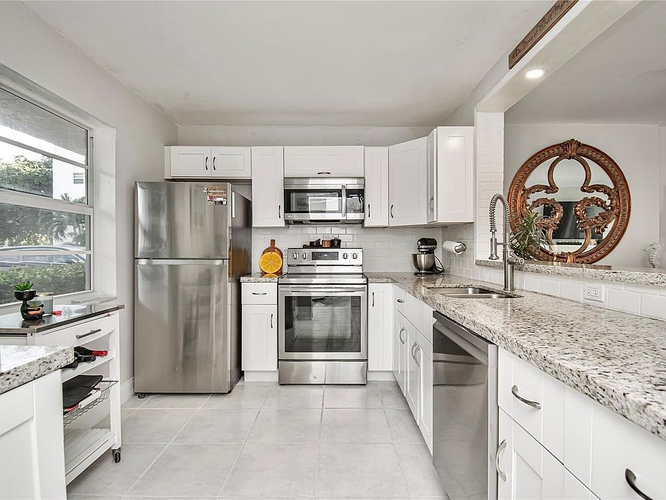 1st image of 1024 SE 4th Avenue #102