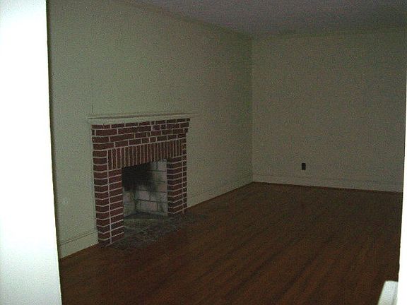 4th image of 28 N Greenwood Ave Ext