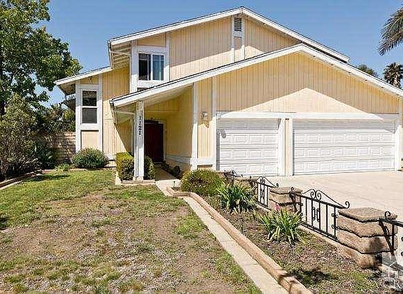 2nd image of 1121 Port Cir