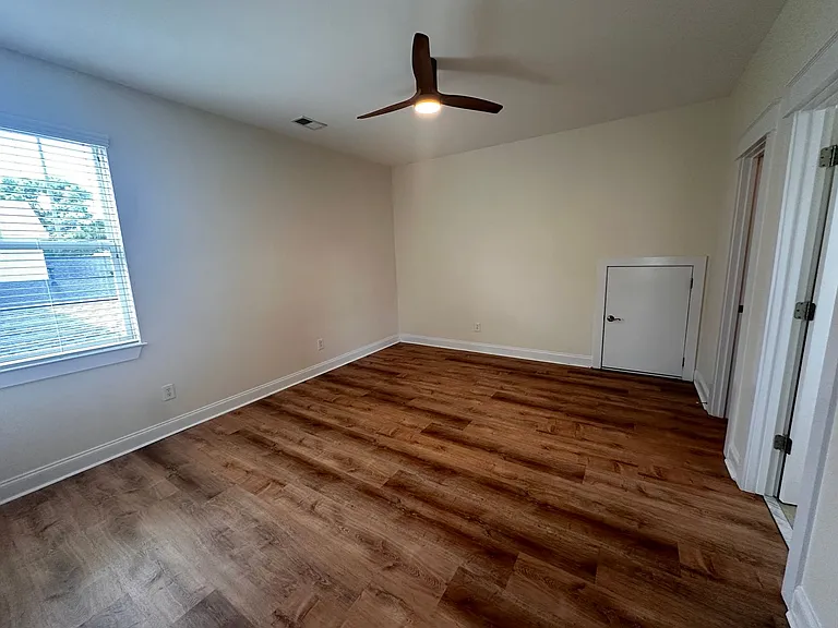 754 Murray Ave — Photo 32