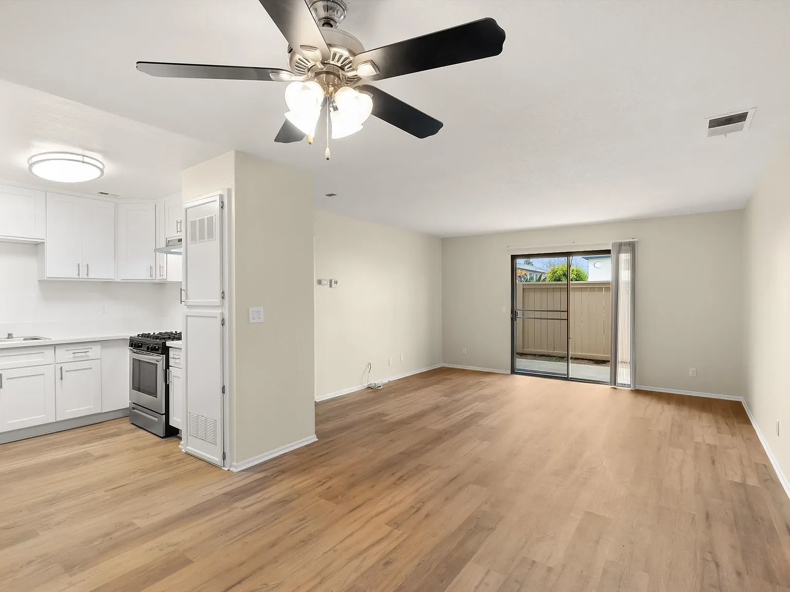 Parkview Palms Apartments- Riverside, CA — Photo 3