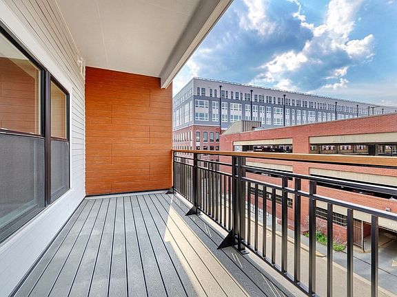 5th image of 62 Foundry St #315