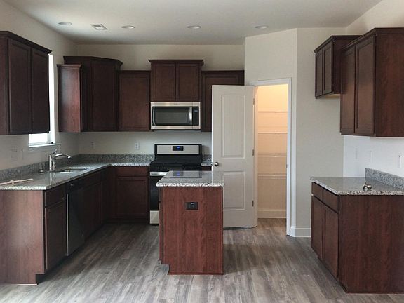 2nd image of 1629 Maddox Park Dr