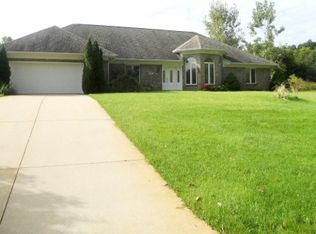 10480 Country Club Dr, Richland, MI