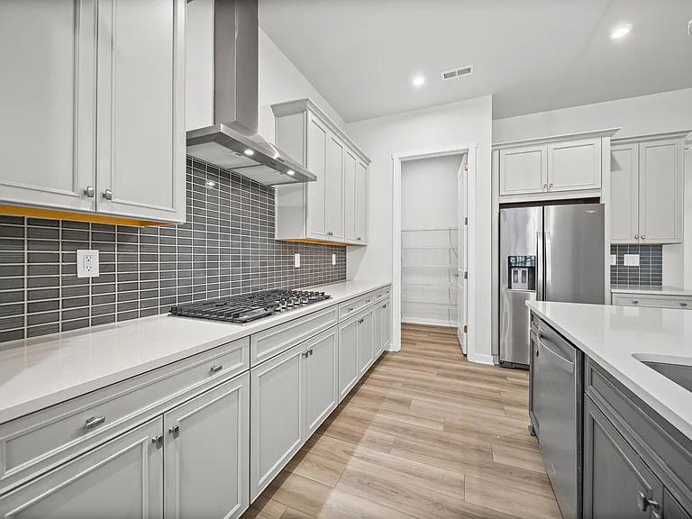 8016 Brookbank Dr — Photo 2