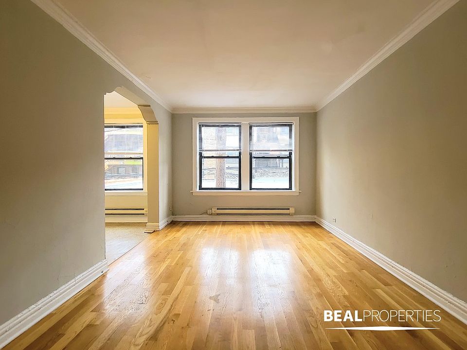 1st image of 425 W Roscoe St #425204